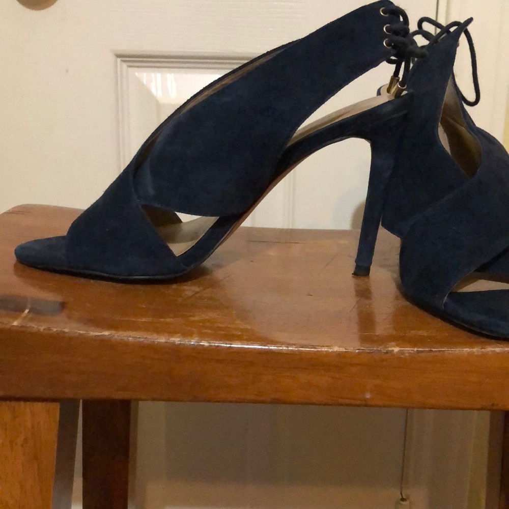Heels - Picture 2 of 3